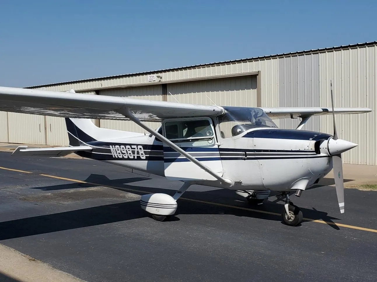 Pilot Rise Cessna 172P N89878 on the ramp