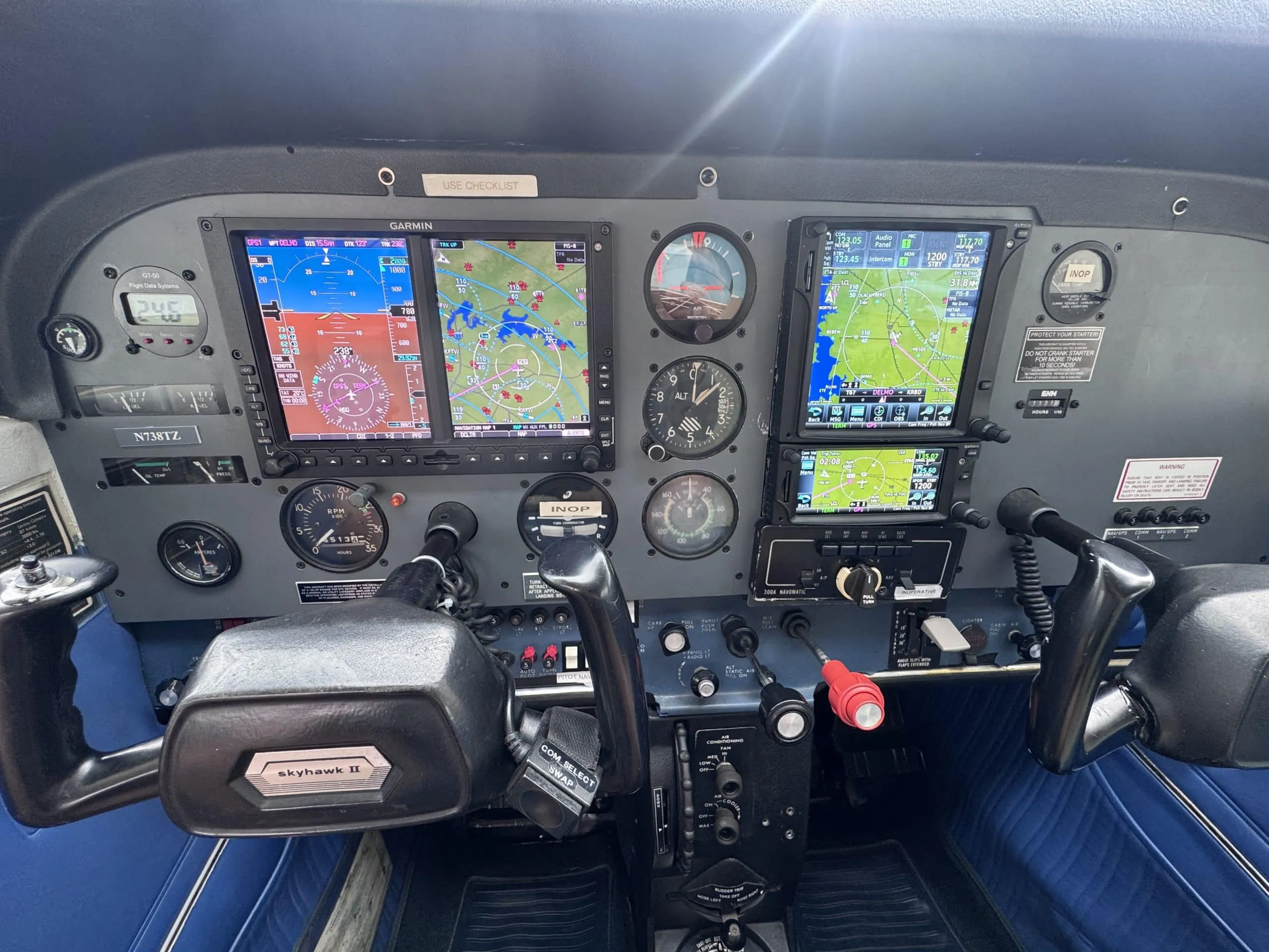 Garmin G500 instrument panel inside Pilot Rise Cessna 172 N738TZ