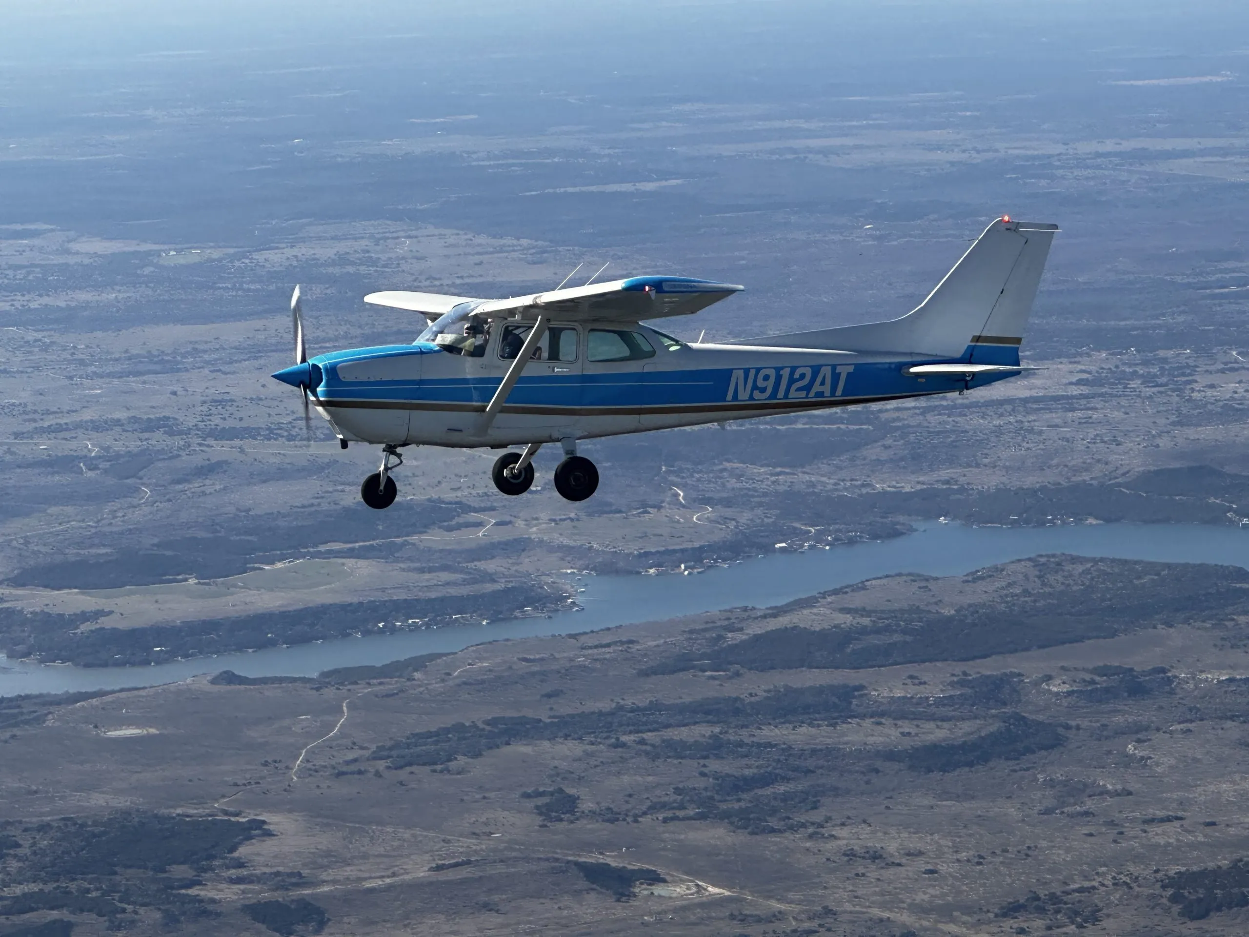 Book Flight Cessna 172 discovery aircraft at Pilot Rise