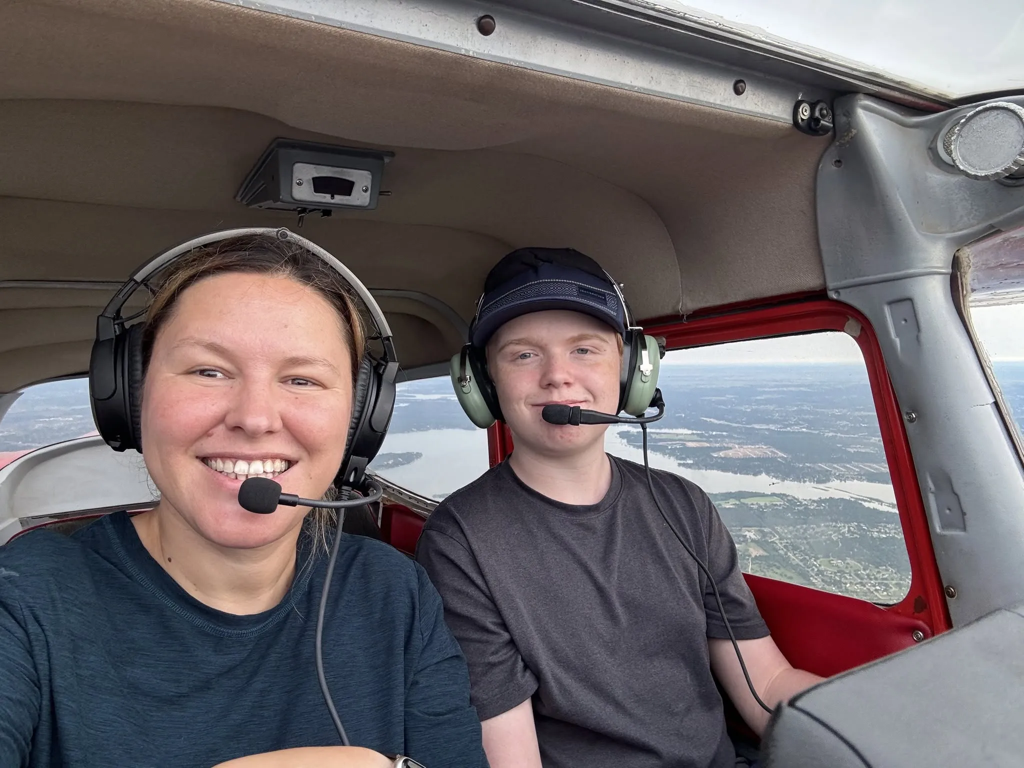 Pilot Rise Articles: Flight time building planning with two pilots before a shared training flight